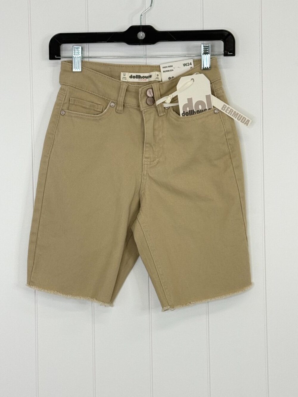 Dollhouse Juniors High Rise Havana Bermuda Shorts Khaki Raw Hem NWT Size 24 (0)